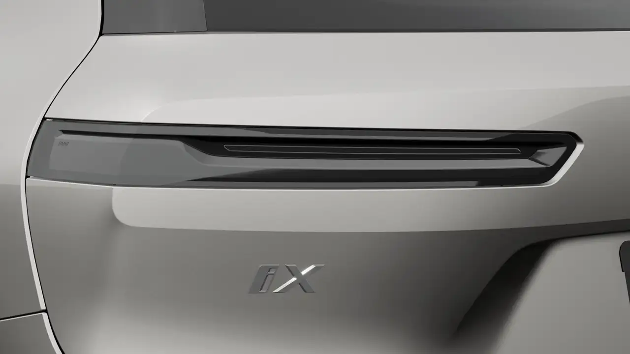 BMW iX - Image 11