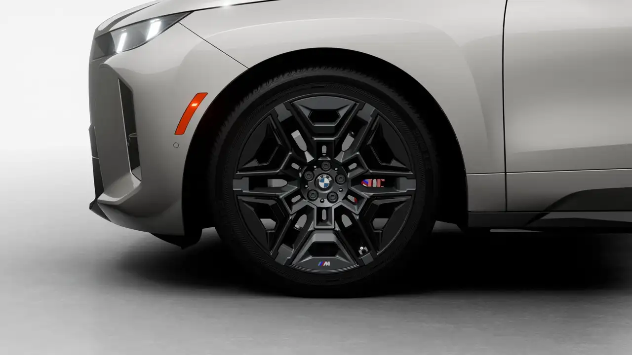 BMW iX - Image 10