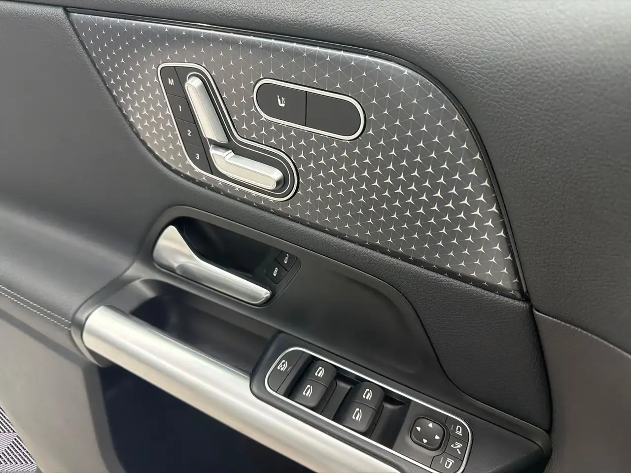 Mercedes-Benz GLA - Image 20