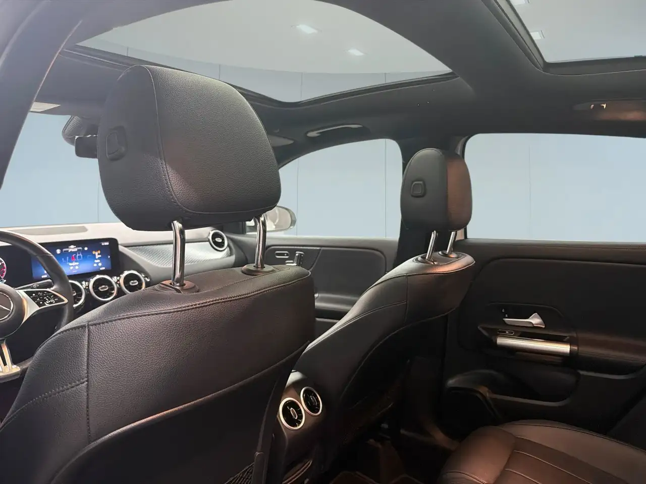 Mercedes-Benz GLA - Image 23