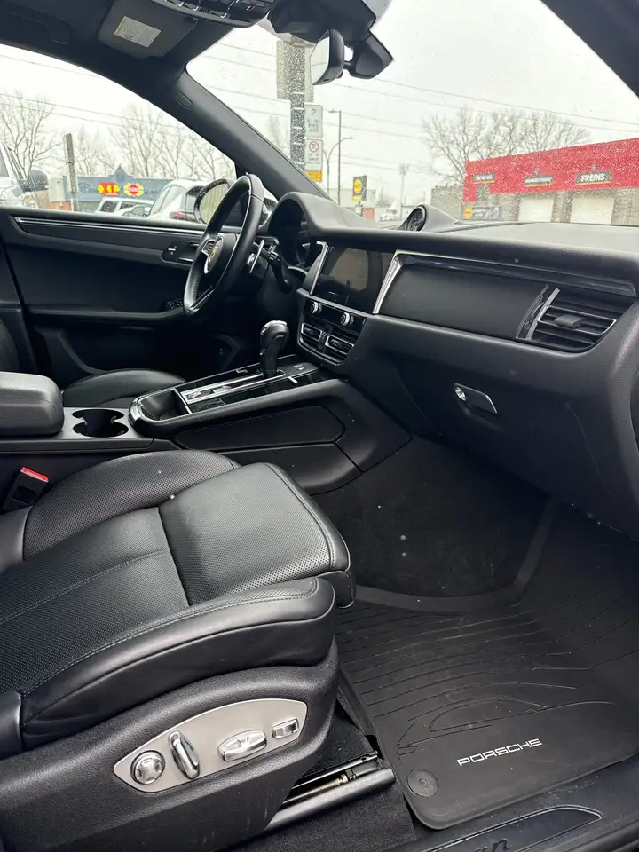 Porsche Macan - Image 13