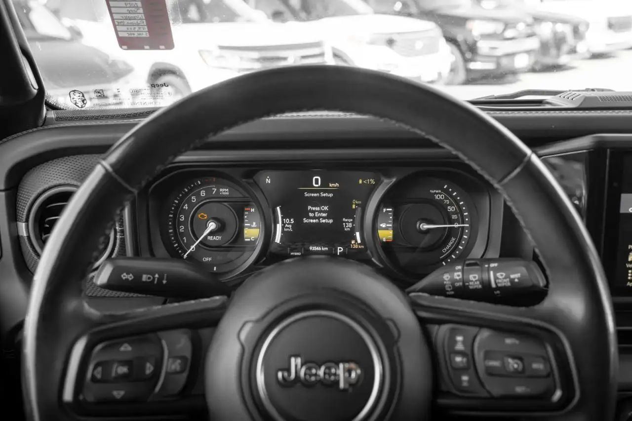 Jeep Wrangler - Image 14