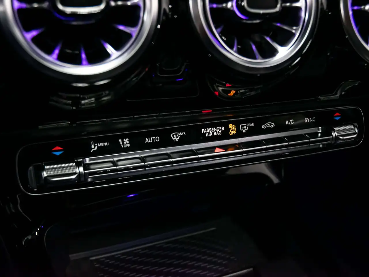 Mercedes-Benz CLA - Image 22