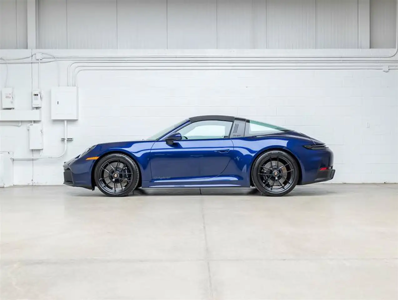 Porsche 911 - Image 6