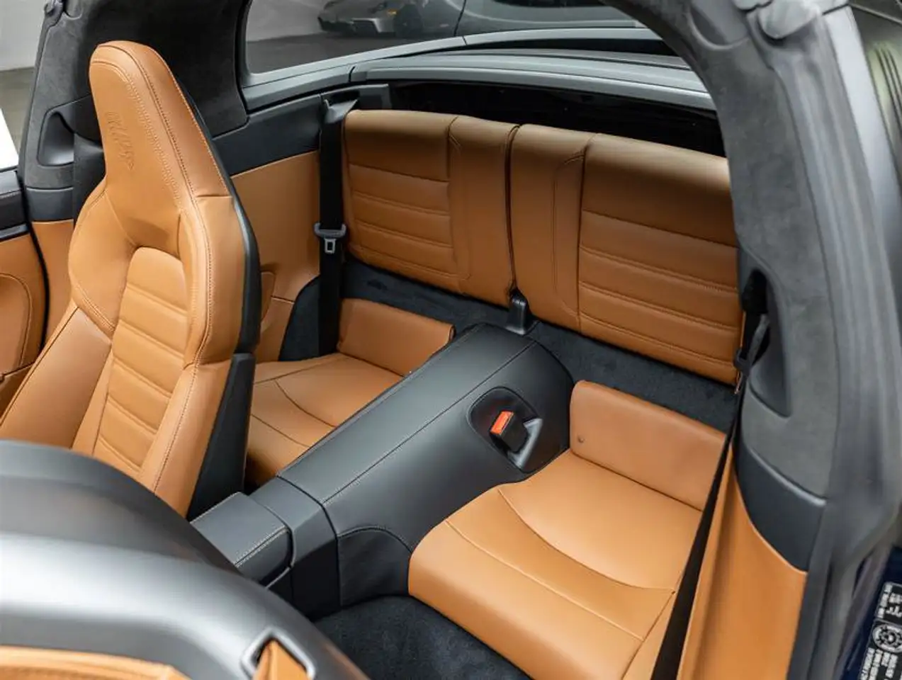 Porsche 911 - Image 45