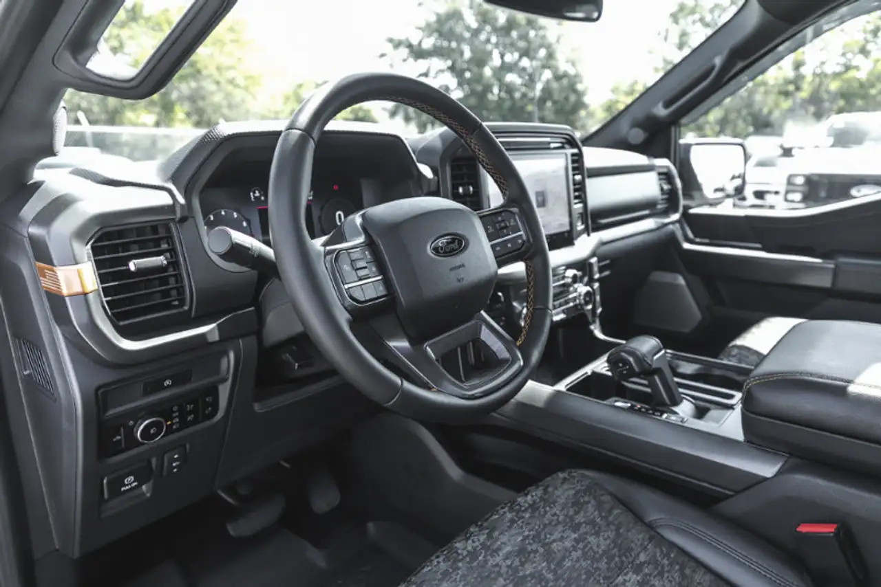 Ford F-150 - Image 21