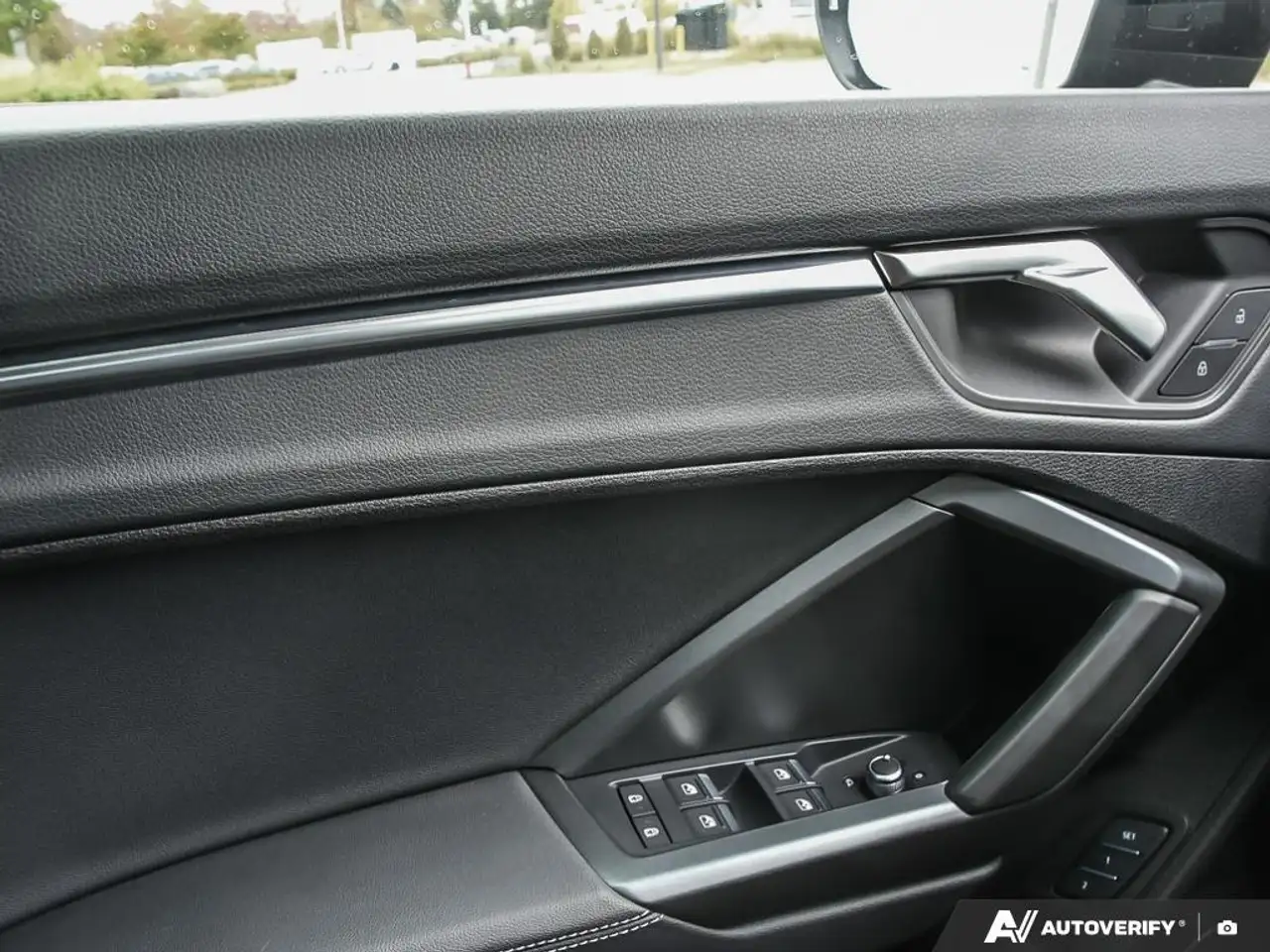 Audi Q3 - Image 8