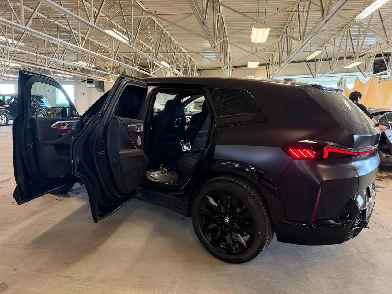 BMW XM - Image 21