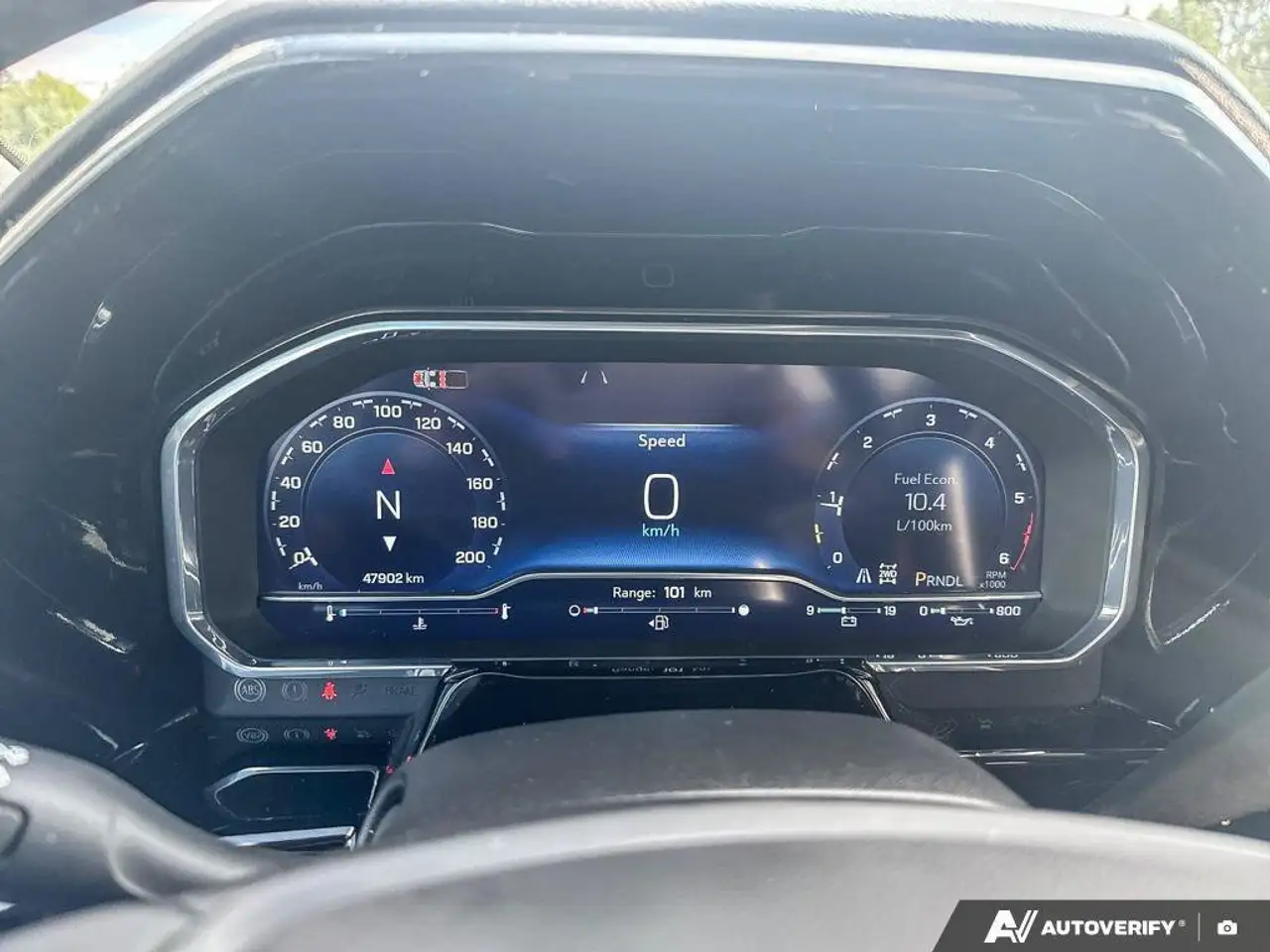 Chevrolet Silverado 1500 - Image 18