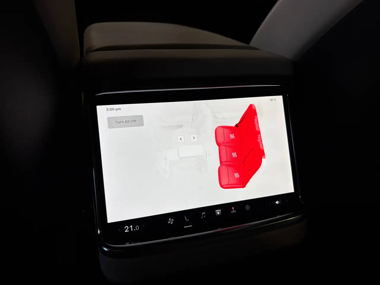 Tesla Model X - Image 12