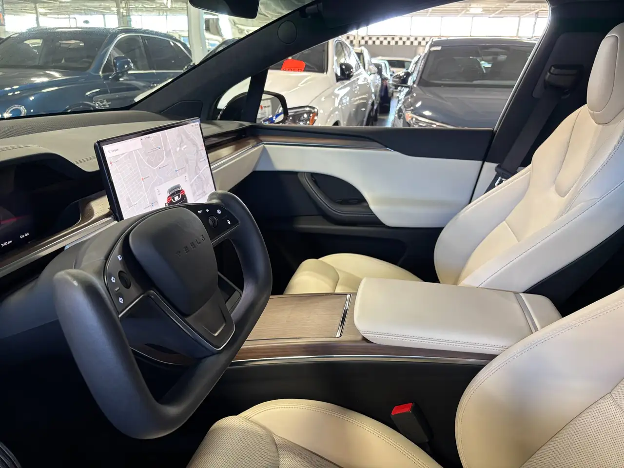 Tesla Model X - Image 18