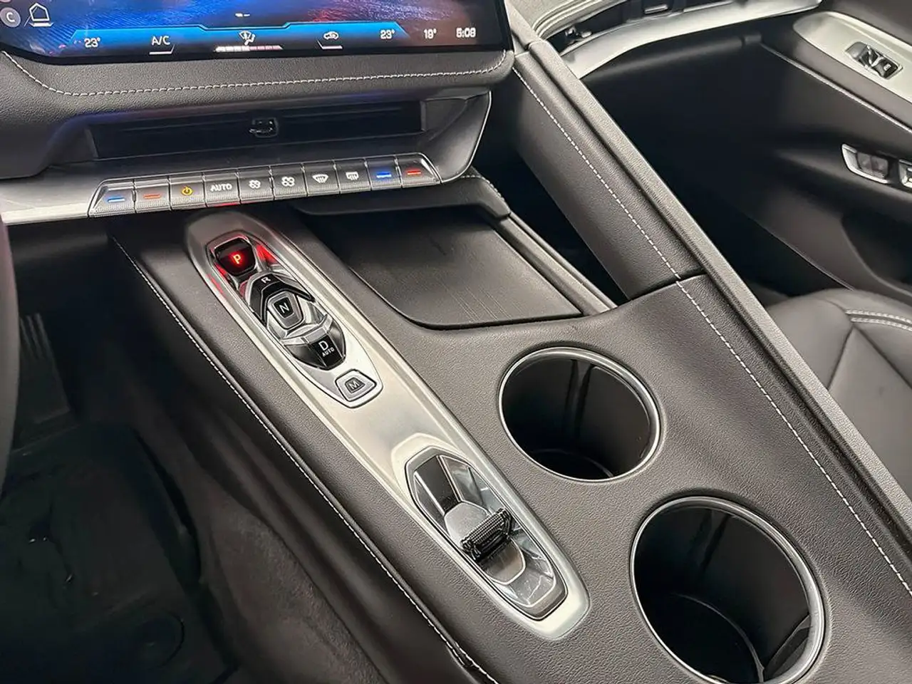 Chevrolet Corvette - Image 22