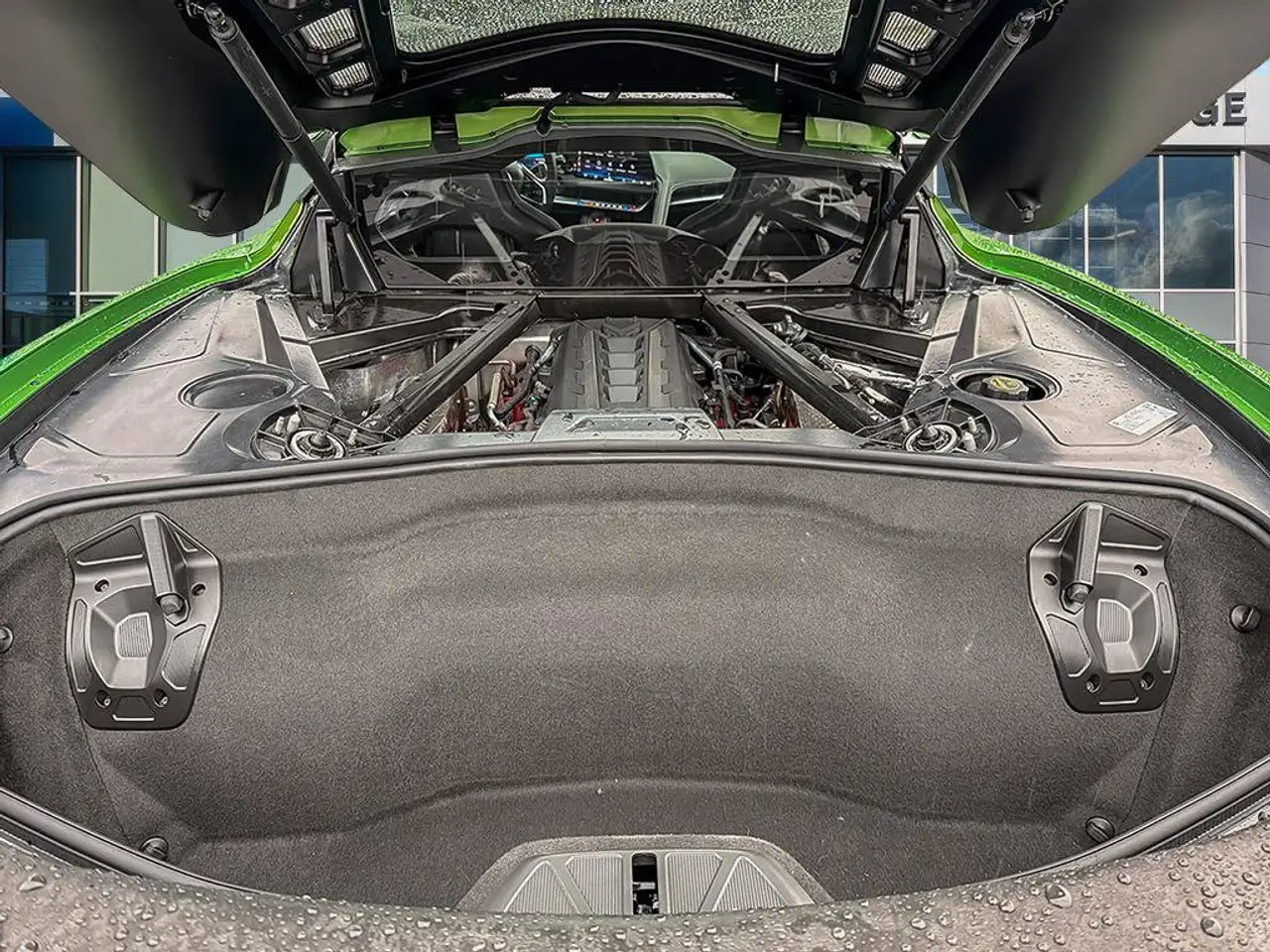 Chevrolet Corvette - Image 15