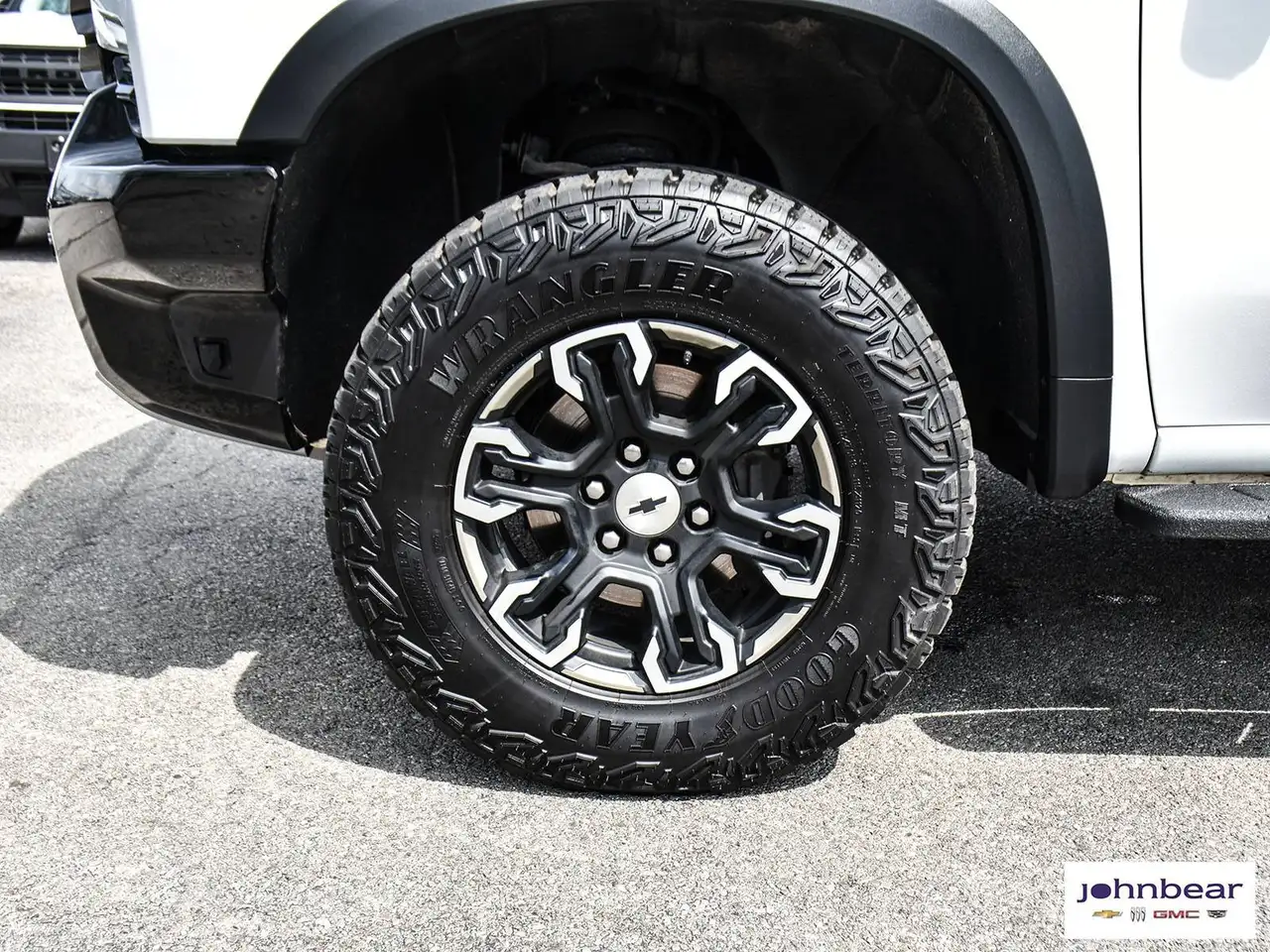 Chevrolet Silverado 1500 - Image 11