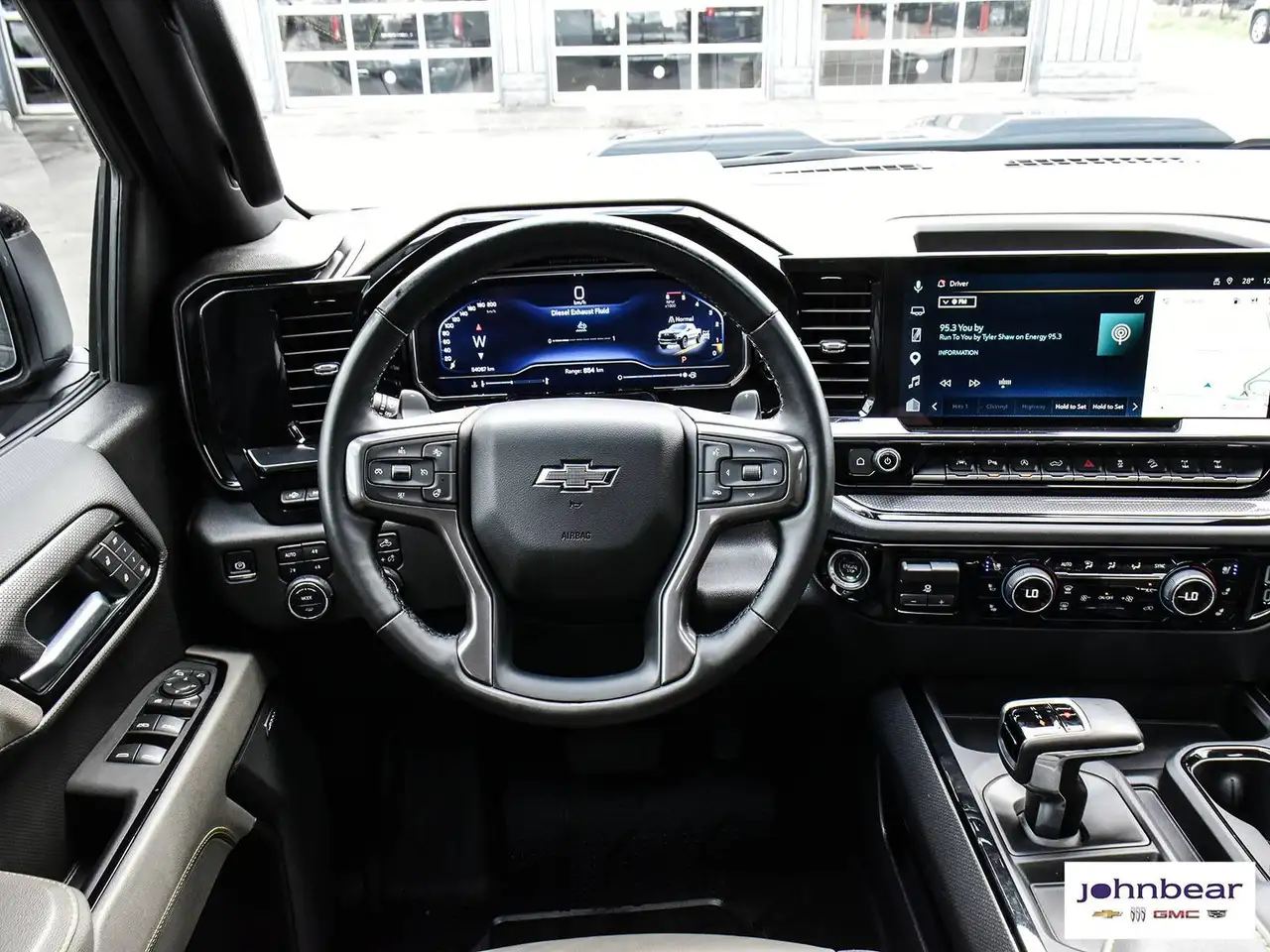 Chevrolet Silverado 1500 - Image 22