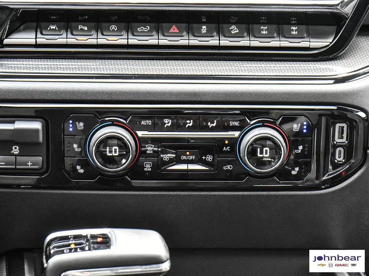 Chevrolet Silverado 1500 - Image 21