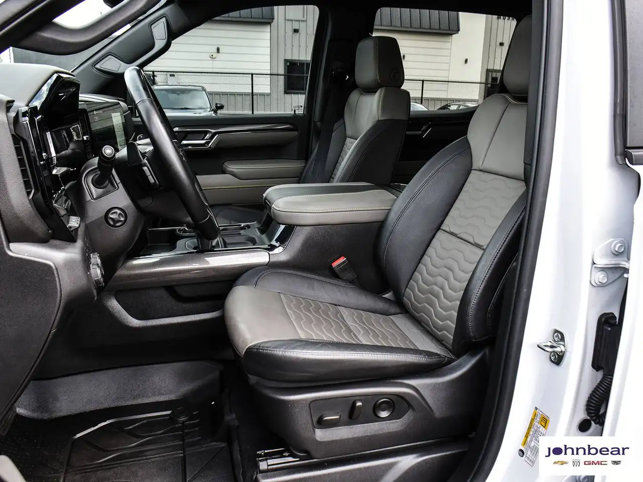 Chevrolet Silverado 1500 - Image 15