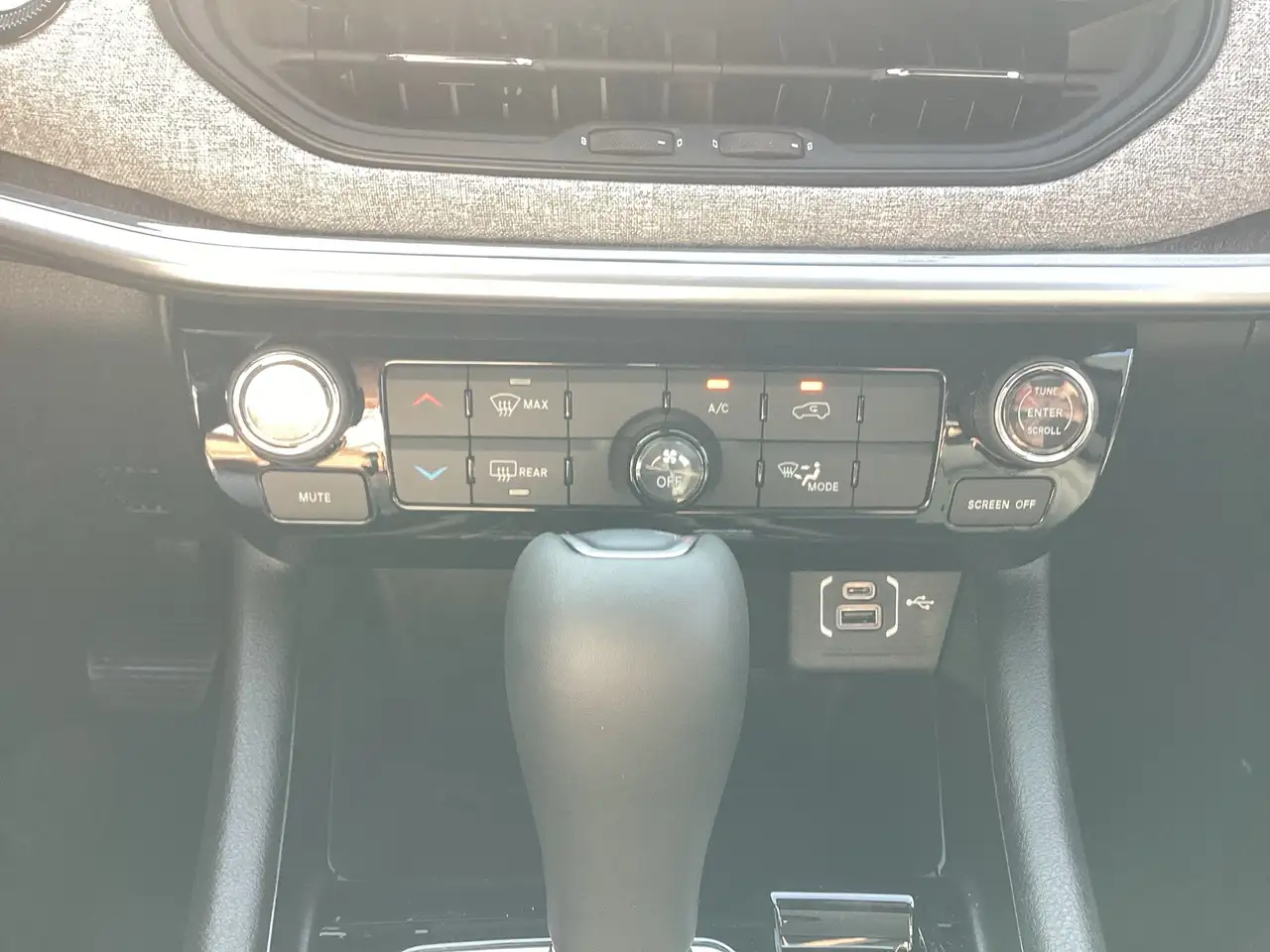 Jeep Compass - Image 19