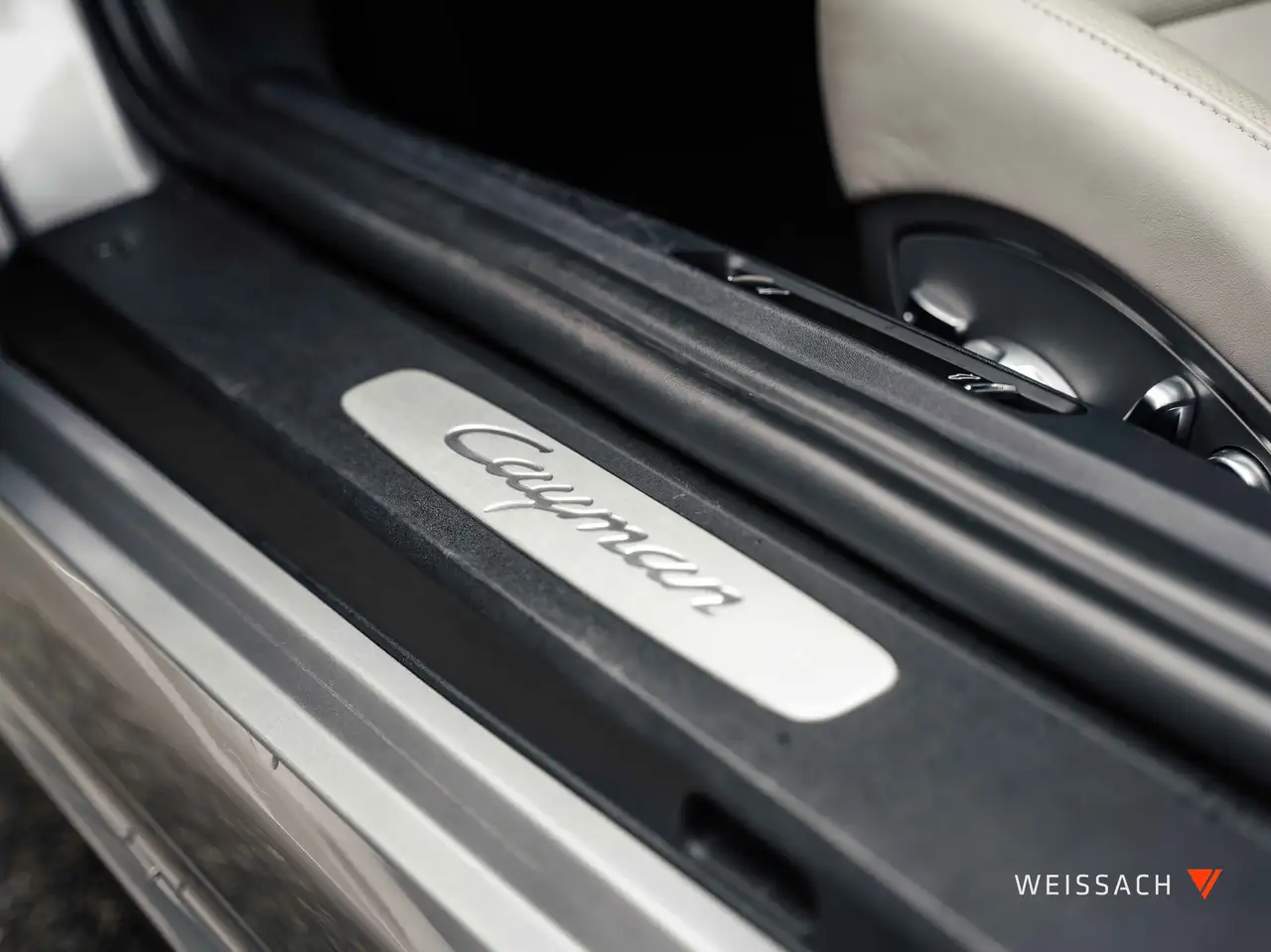 Porsche 718 Cayman - Image 30