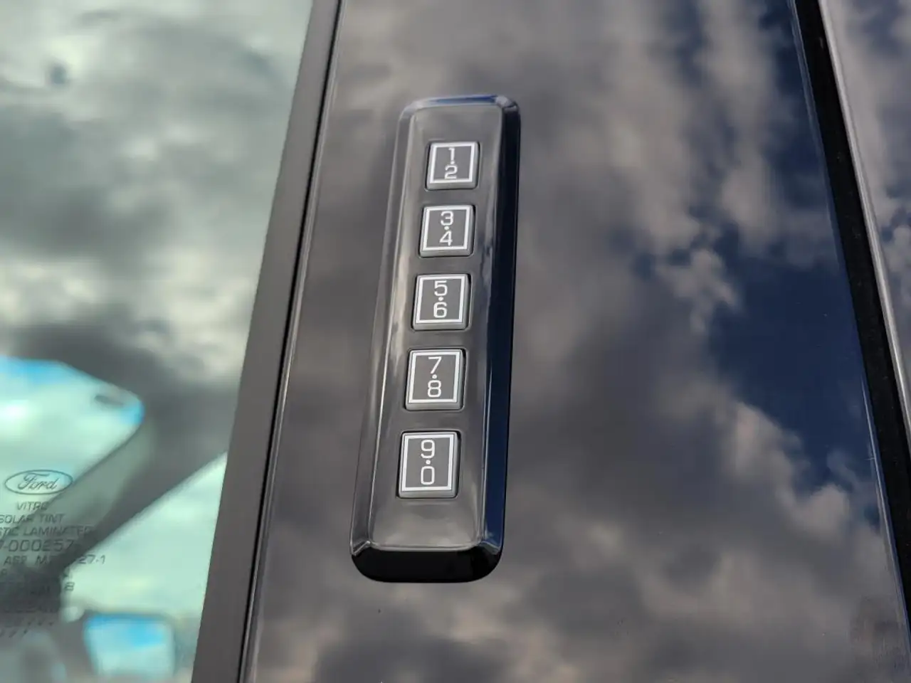 Ford F-150 - Image 9