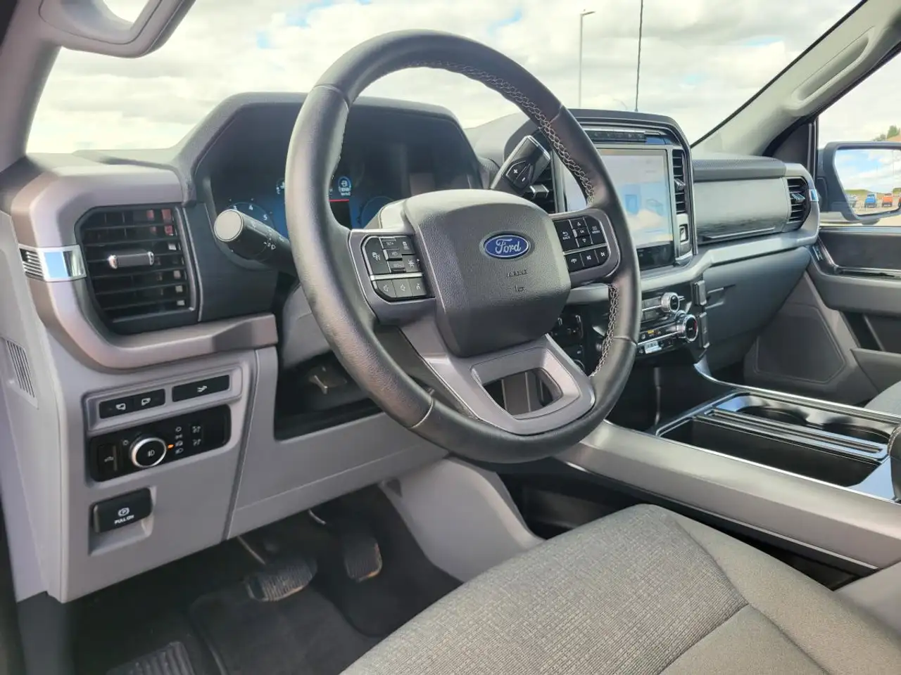 Ford F-150 - Image 13
