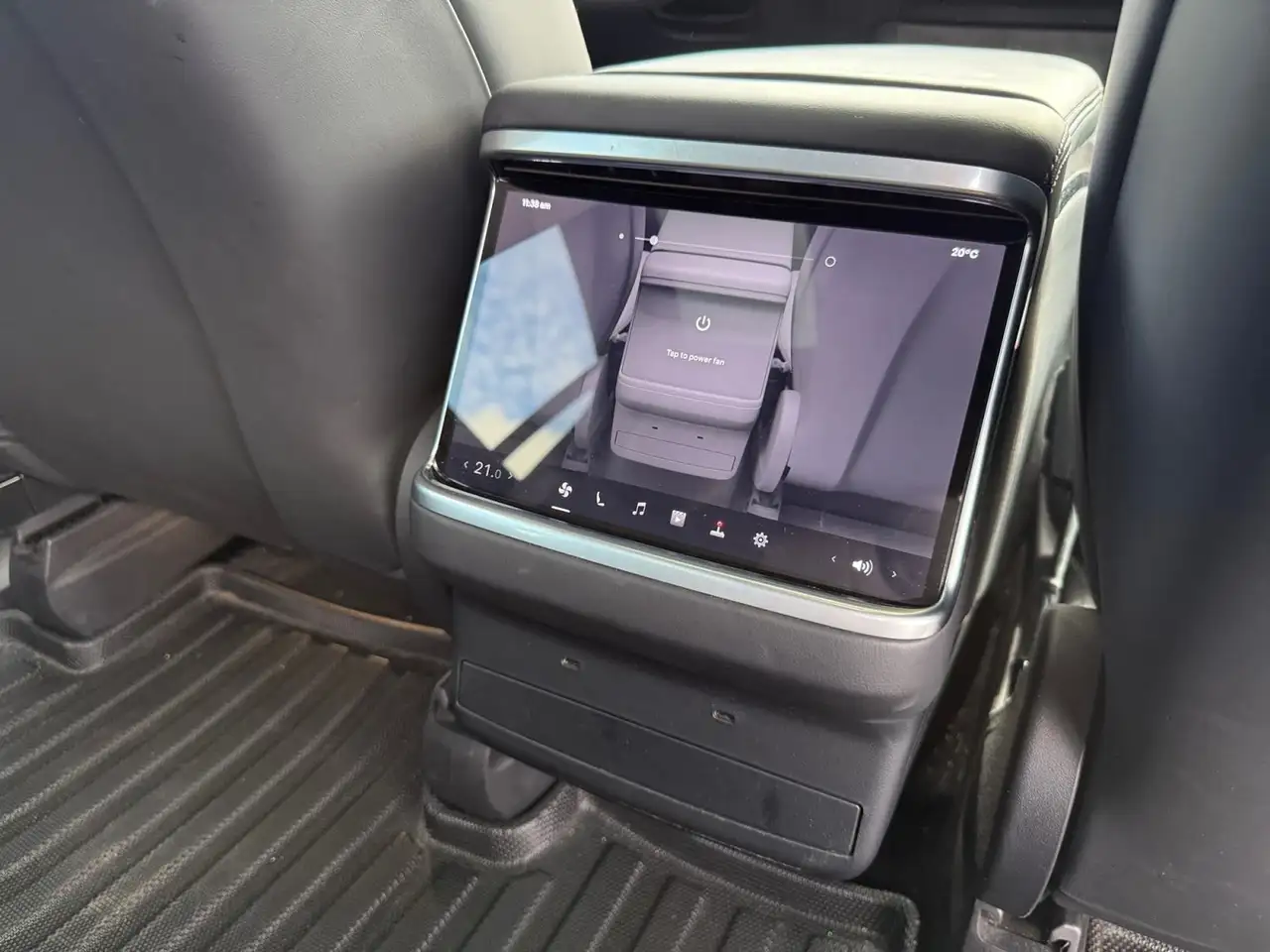 Tesla Model X - Image 27