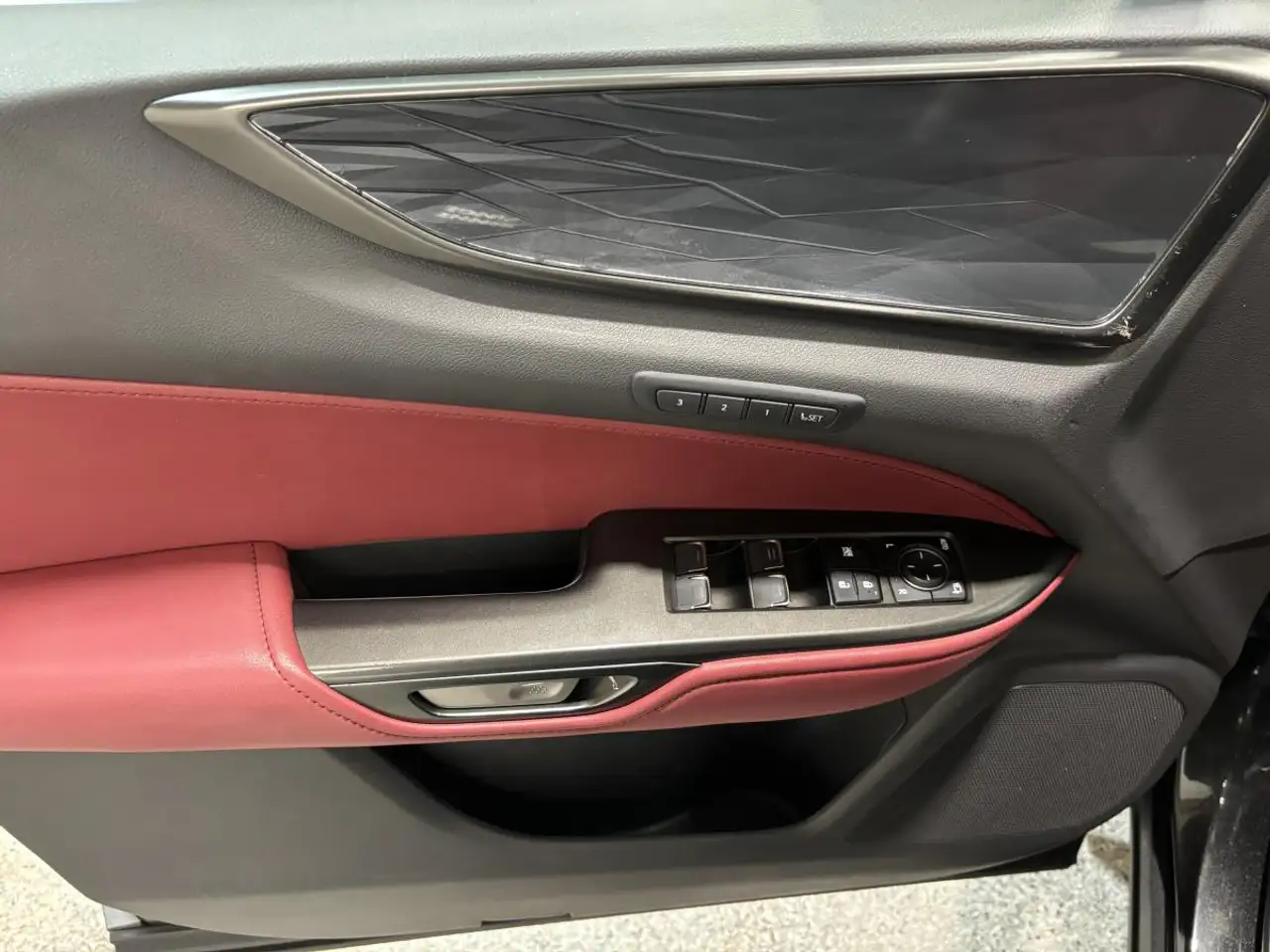 Lexus NX 350 - Image 7