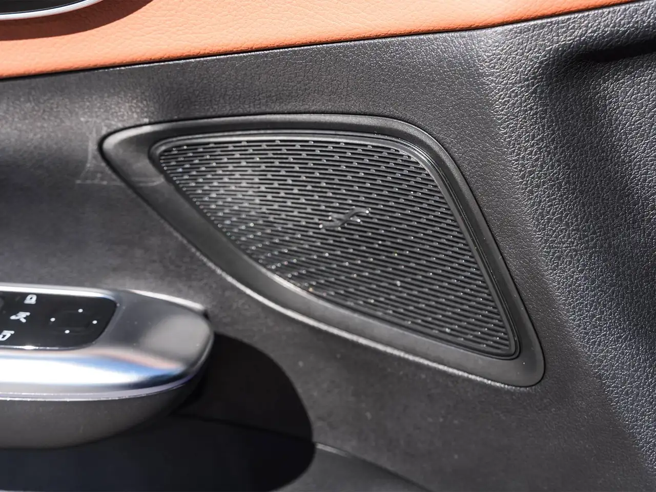 Mercedes-Benz C-Class - Image 23