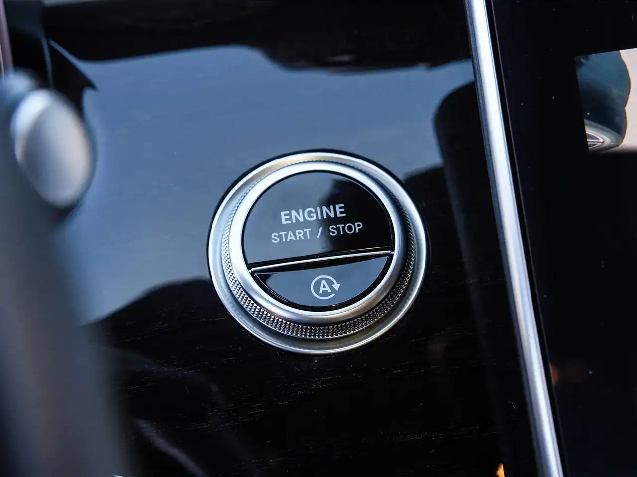 Mercedes-Benz C-Class - Image 25