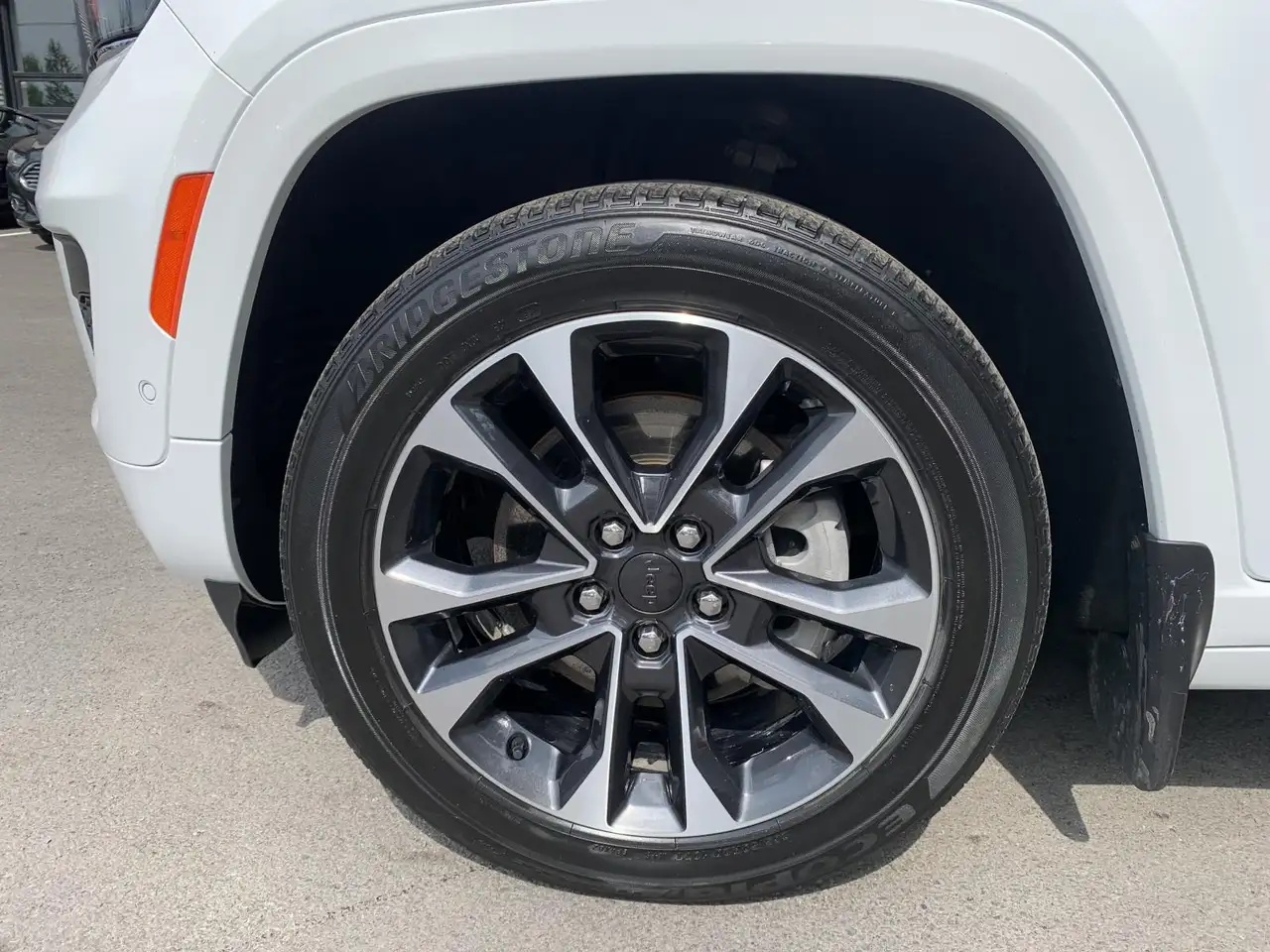 Jeep Grand Cherokee - Image 8