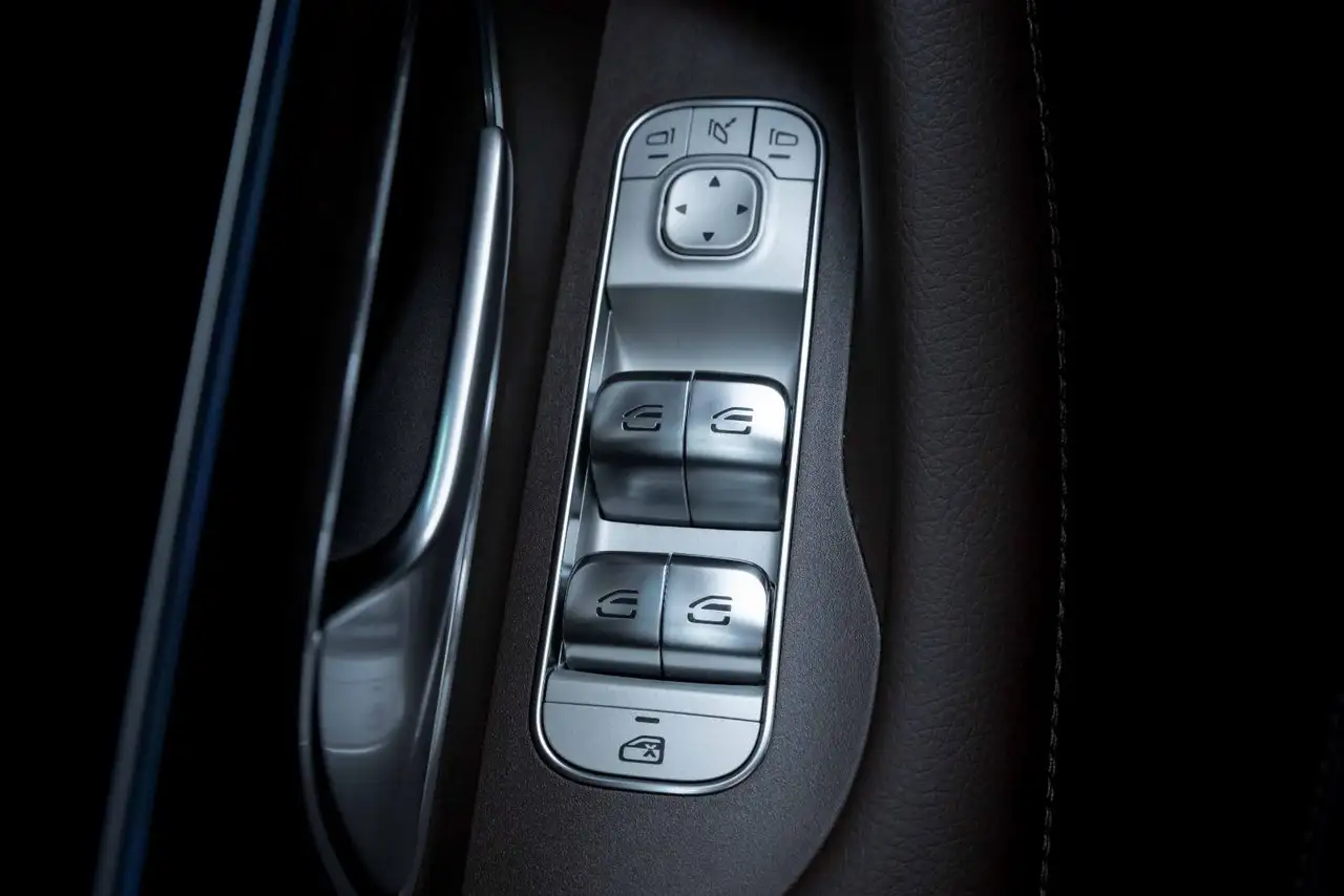 Mercedes-Benz GLE - Image 13