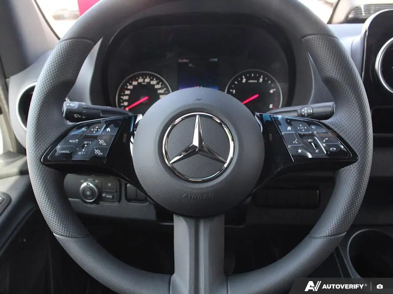 Mercedes-Benz Sprinter - Image 14