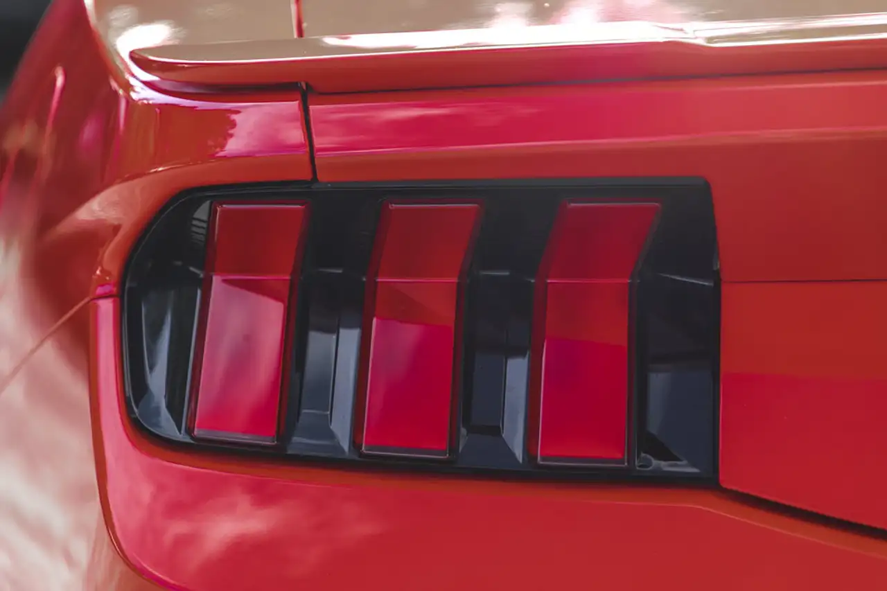 Ford Mustang - Image 13