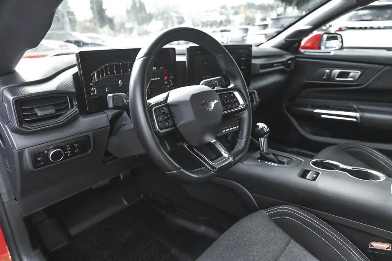 Ford Mustang - Image 21