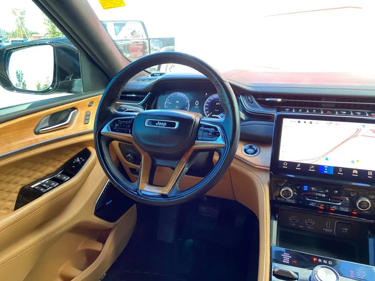 Jeep Grand Cherokee - Image 28