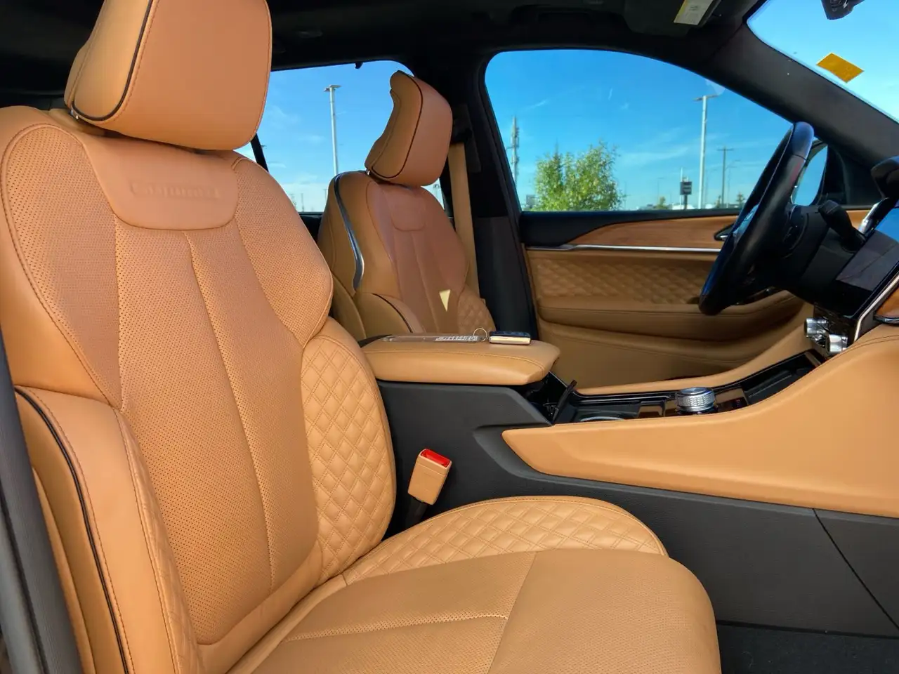 Jeep Grand Cherokee - Image 25