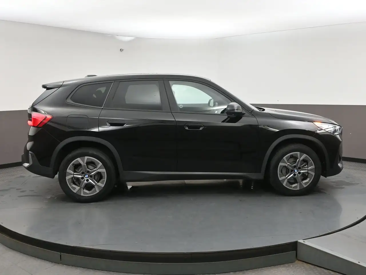 BMW X1 - Image 37