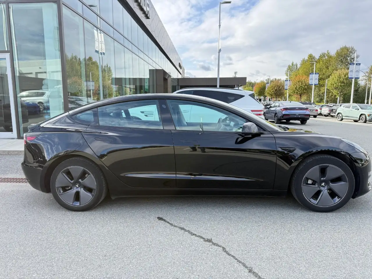 Tesla Model 3 - Image 9