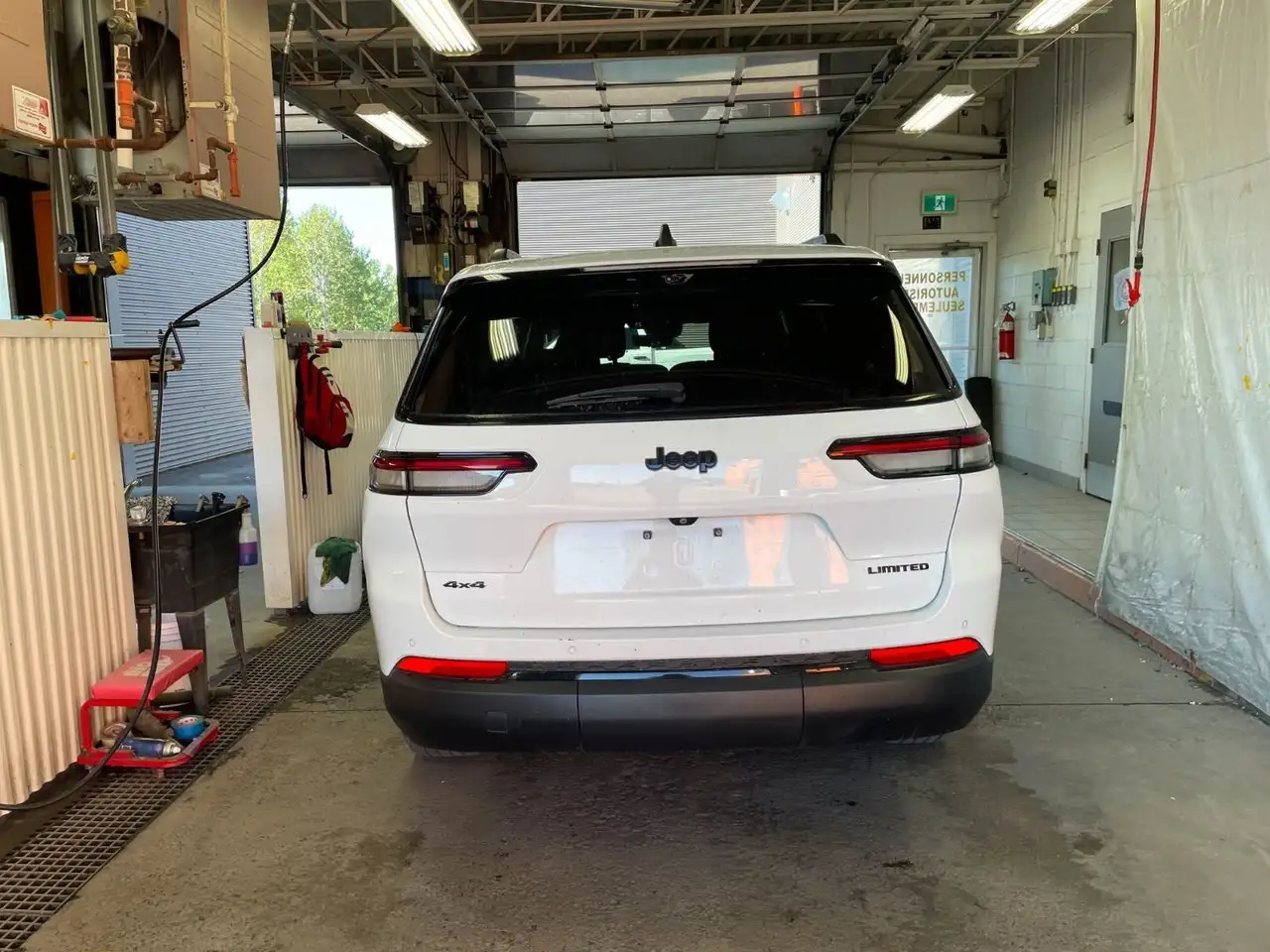 Jeep Grand Cherokee - Image 9