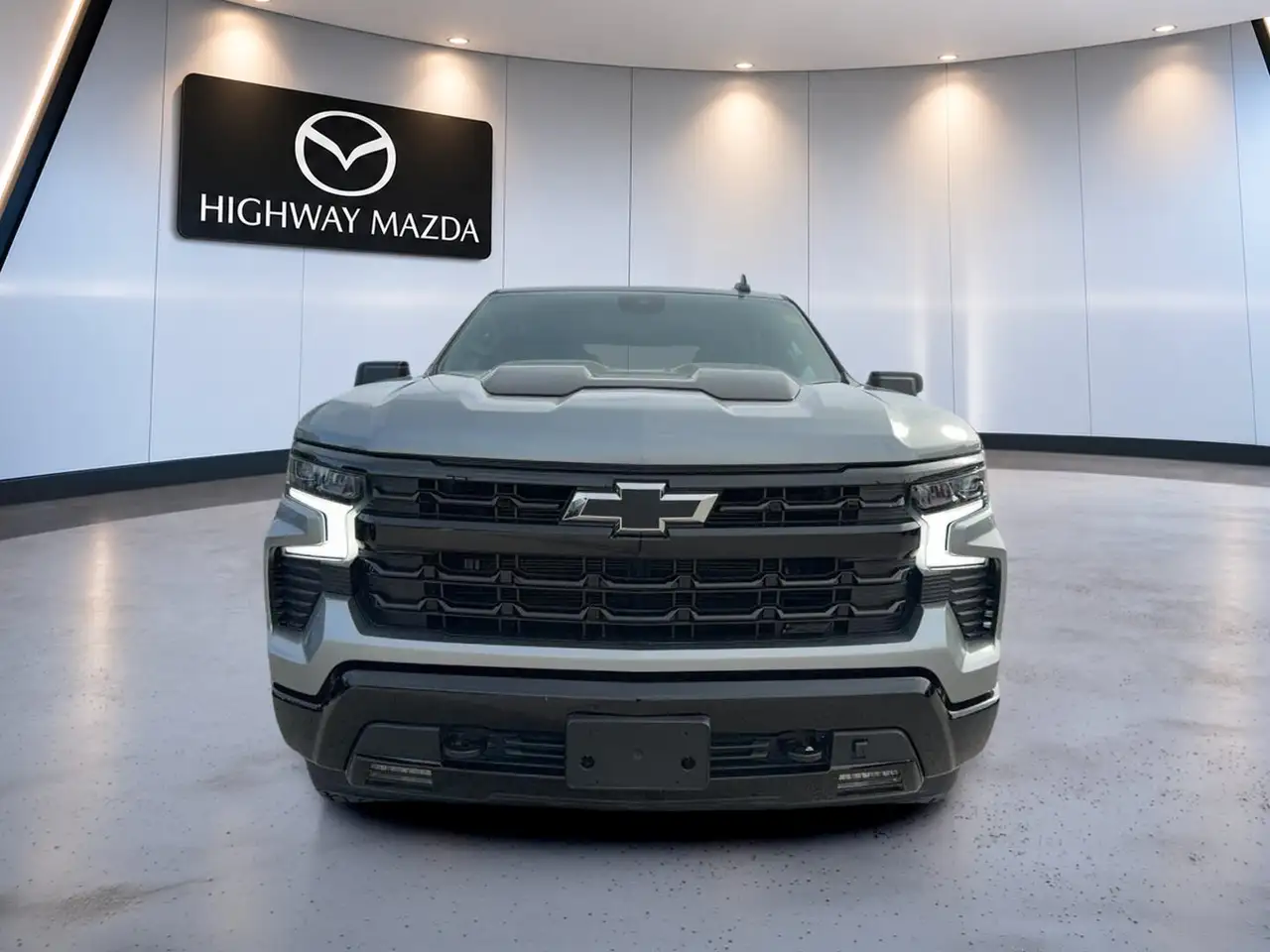 Chevrolet Silverado 1500 - Image 2