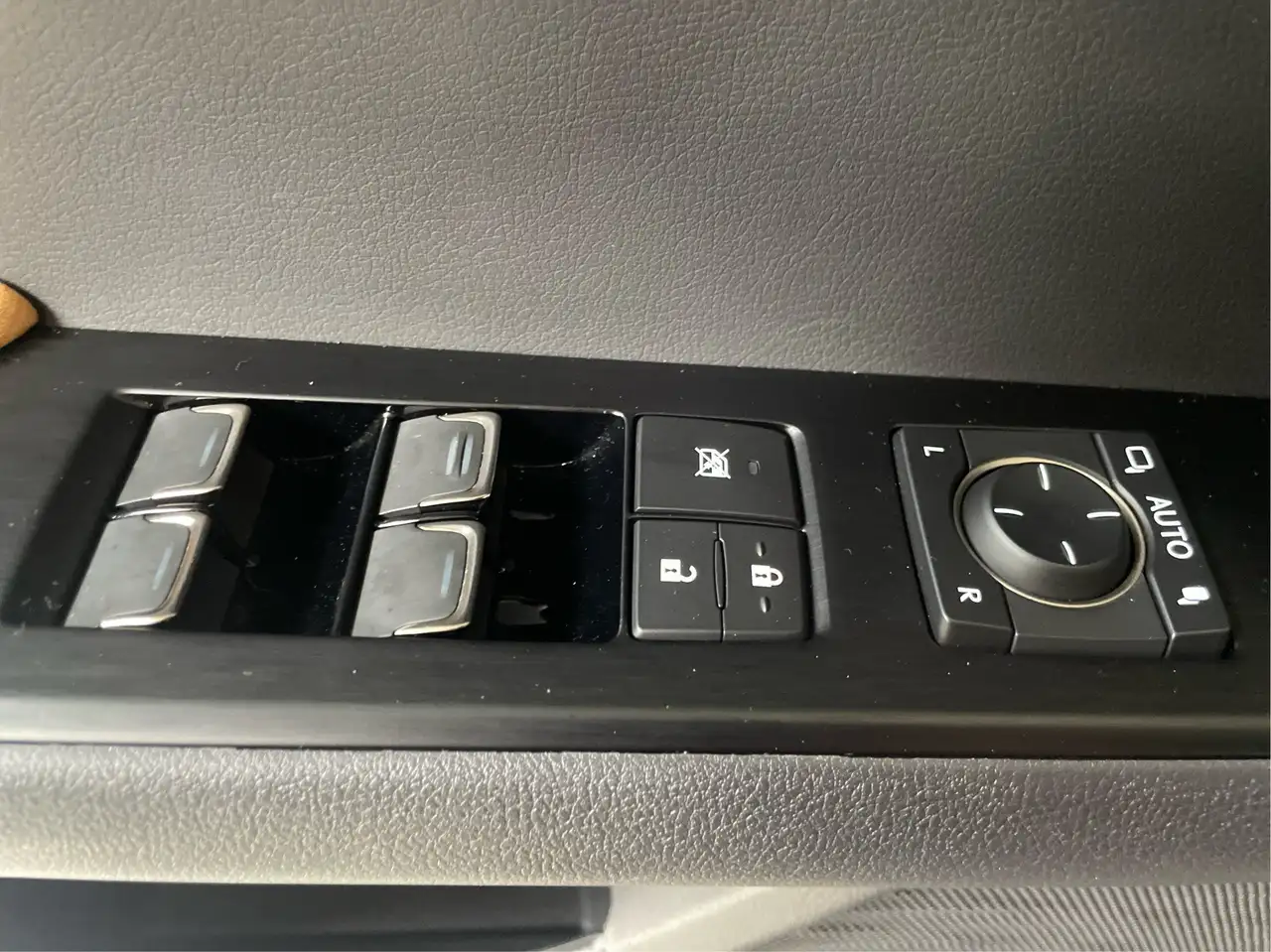 Lexus UX - Image 30