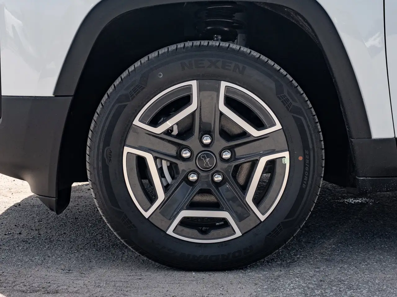 Jeep Cherokee - Image 14