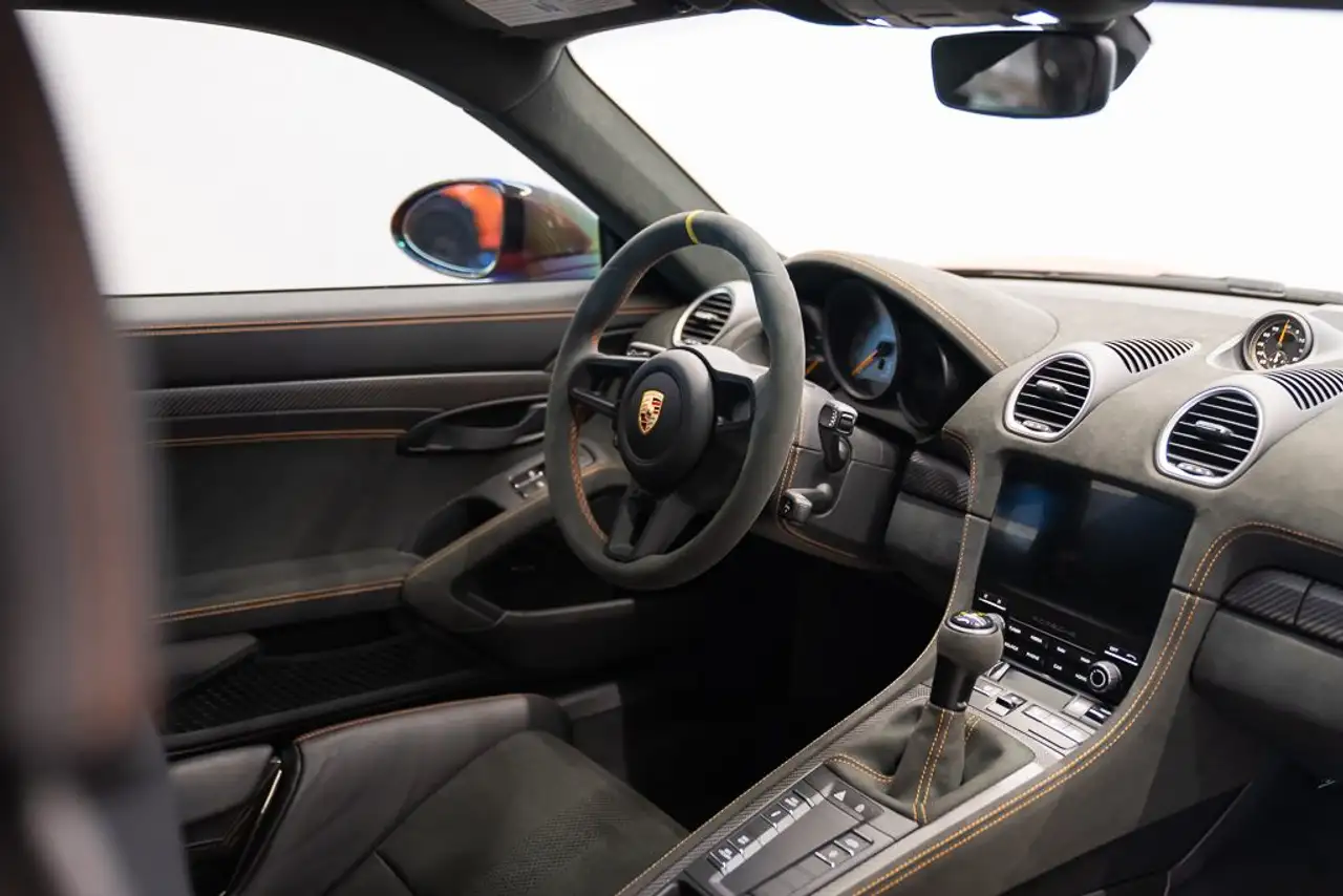 Porsche 718 Cayman - Image 17