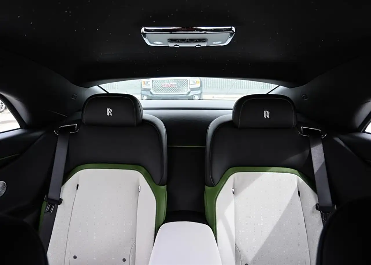 Rolls-Royce Spectre - Image 27