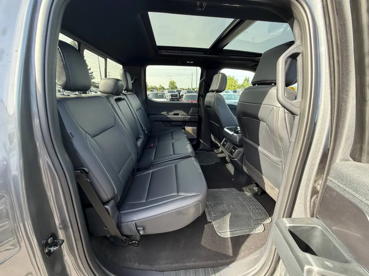 Ford F-150 - Image 17