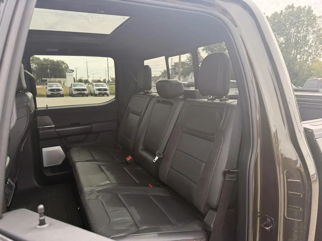 Ford F-150 - Image 12