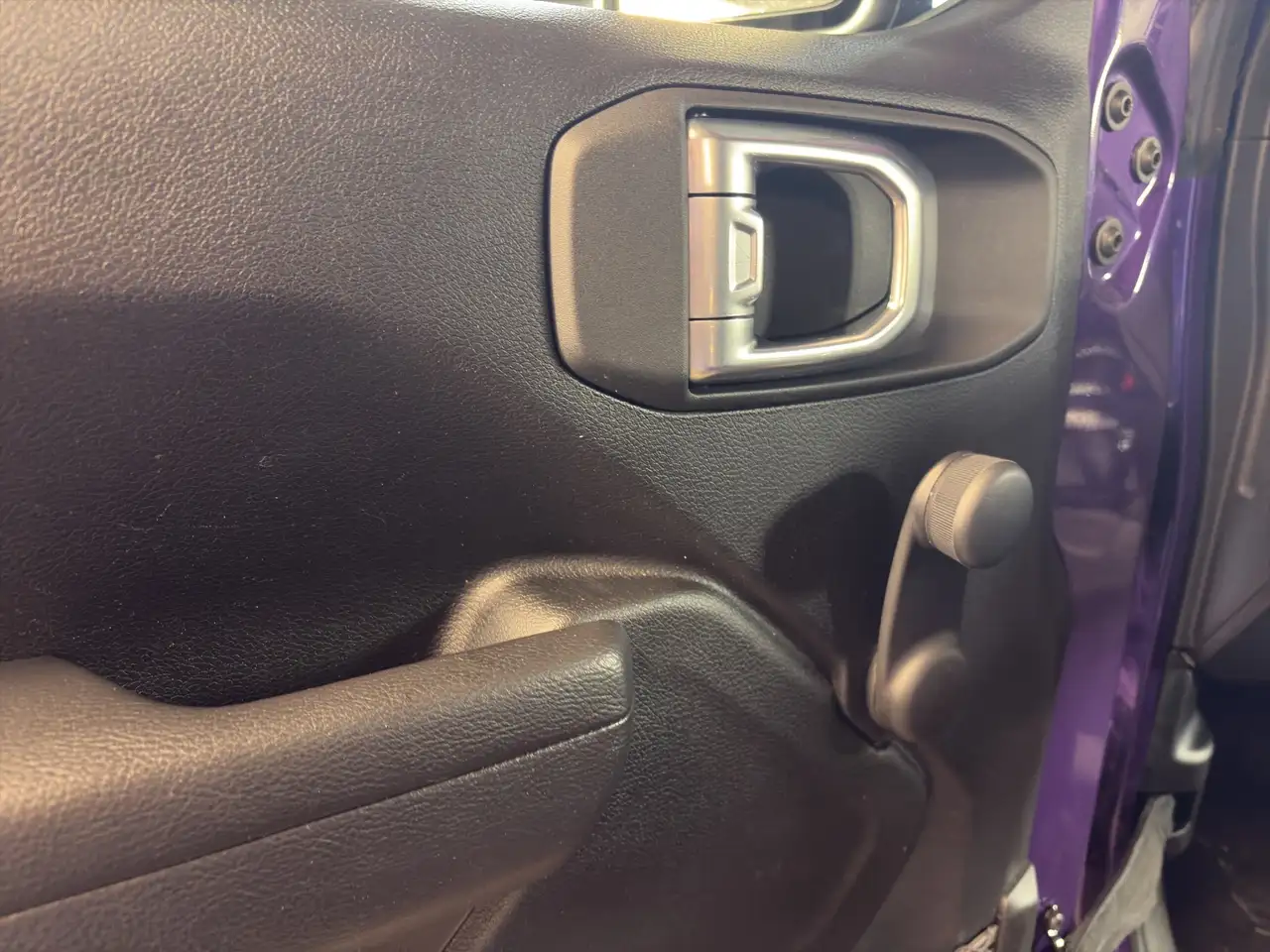 Jeep Wrangler - Image 10