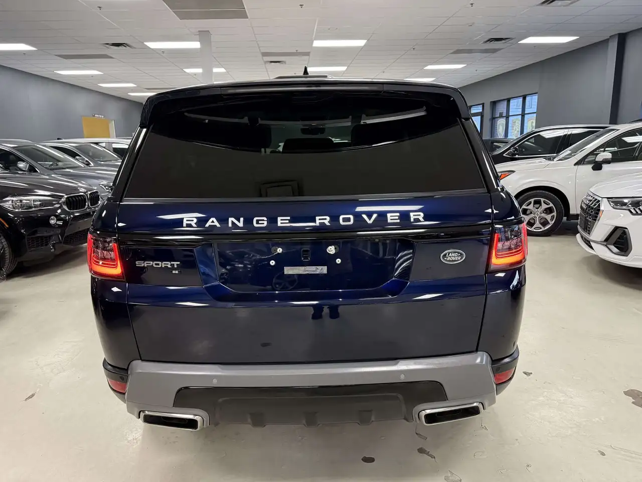 Land Rover Range Rover Sport - Image 4