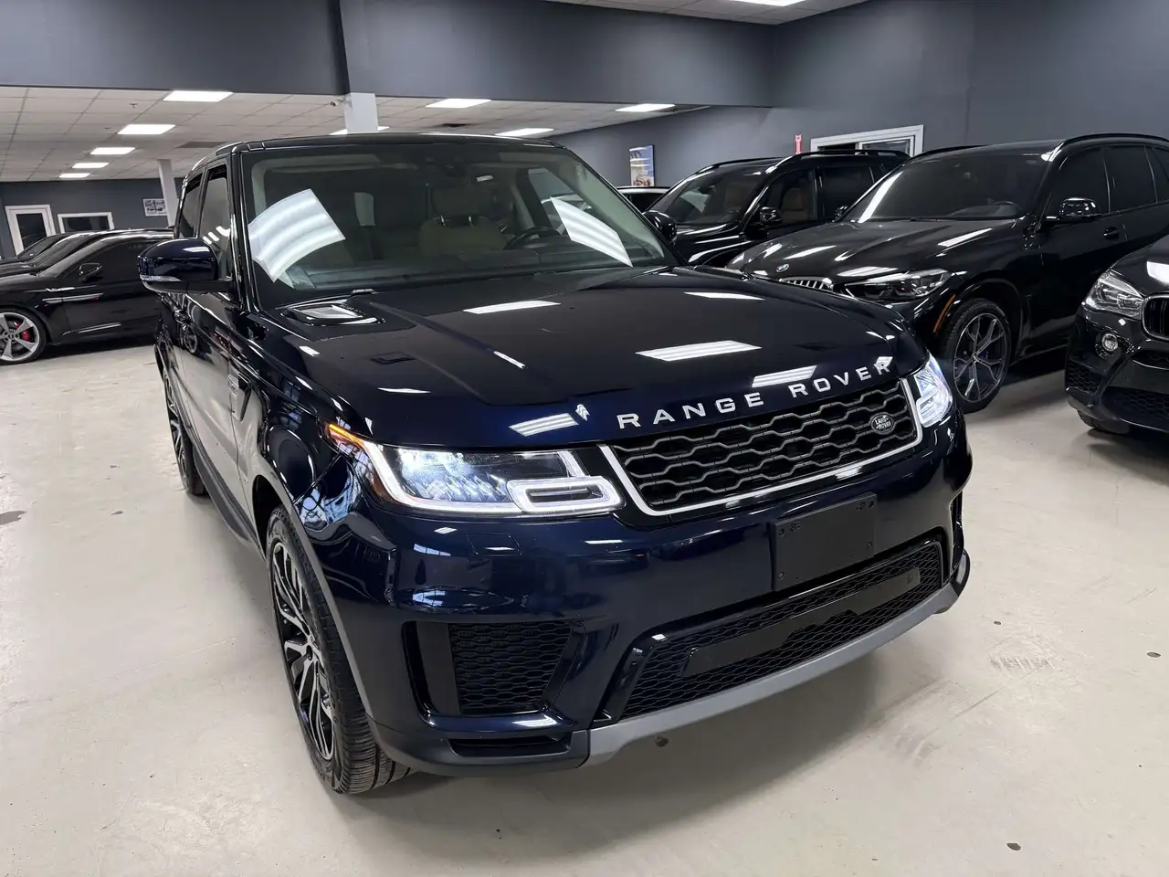 Land Rover Range Rover Sport - Image 8