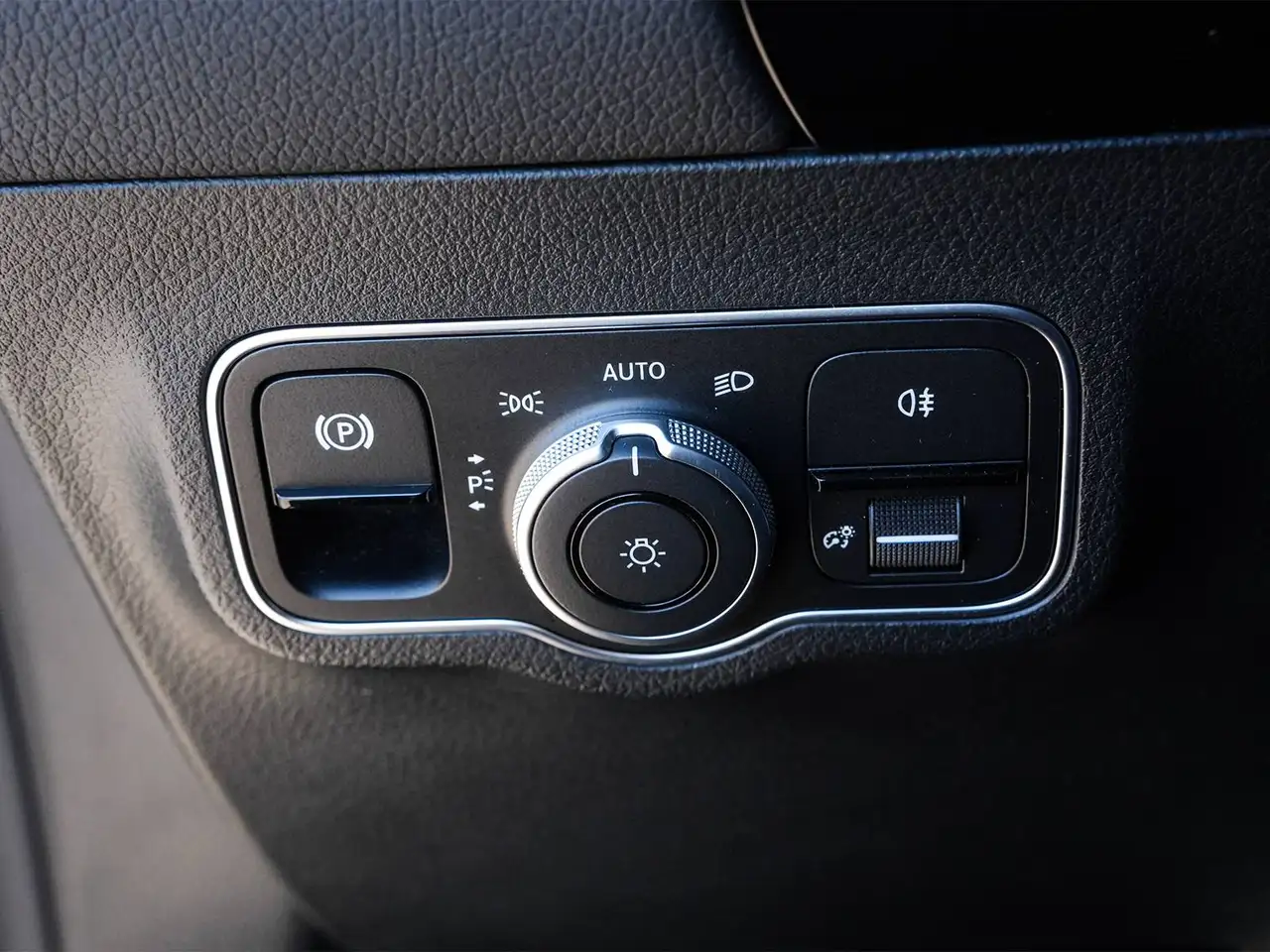 Mercedes-Benz GLA - Image 23